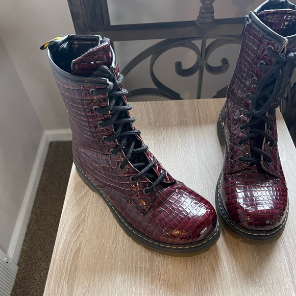 Rare & Awesome Combat Boots - Picture 2 of 6